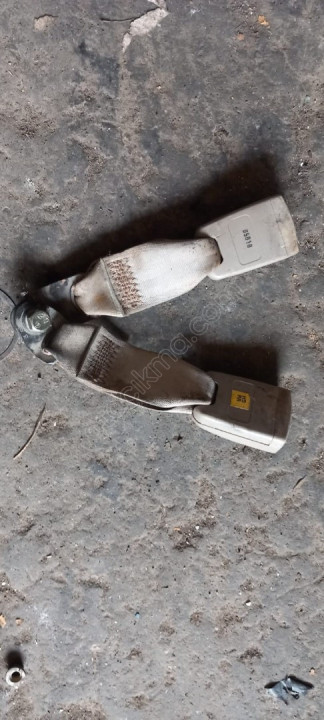 Kia rio arka kemer tokaları