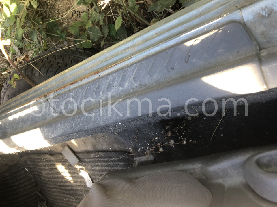 NİSSAN SUNNY 1990-1995 M KAPI EŞİK ÇITASI PLASTİĞİ