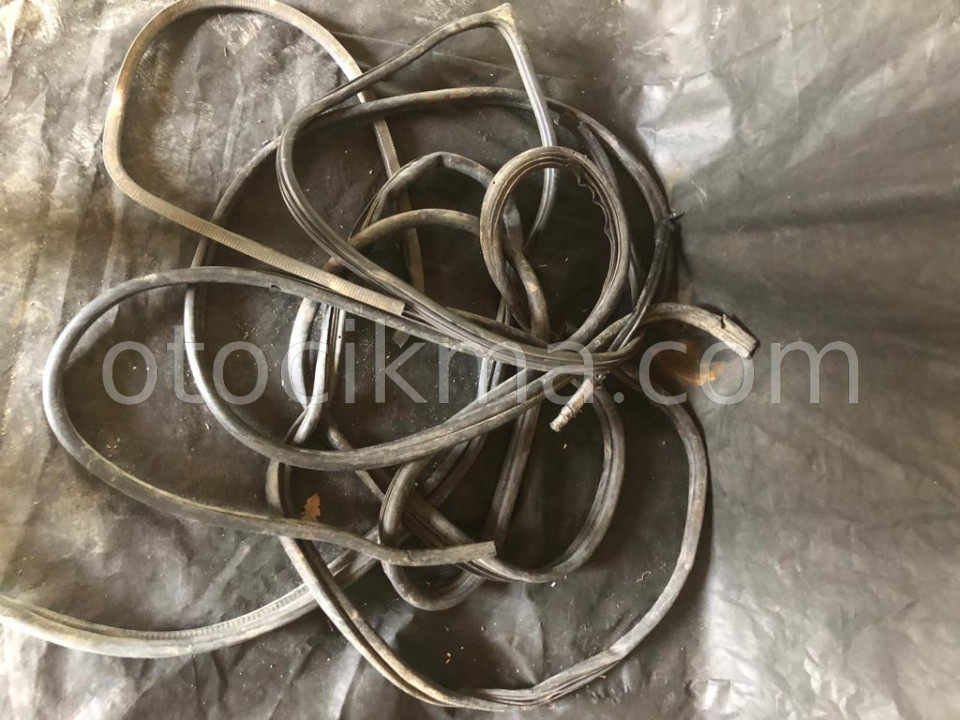 MAZDA 323 1999 MODEL ÇIKMA KAPI FİTİLİ TAKIM