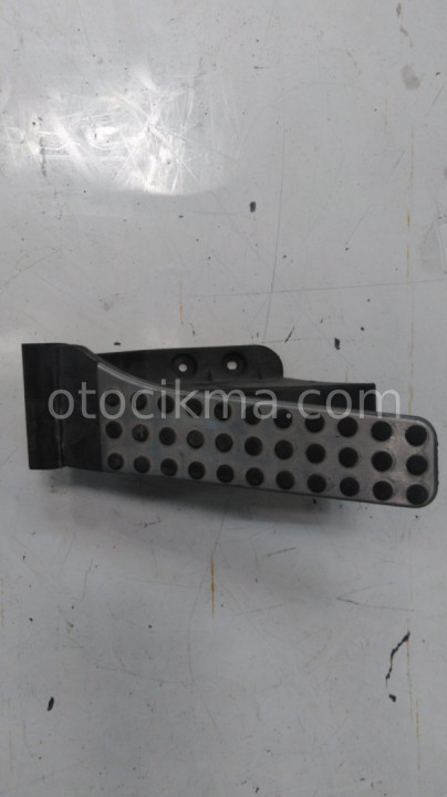 MERCEDES C200 GAZ PEDALI