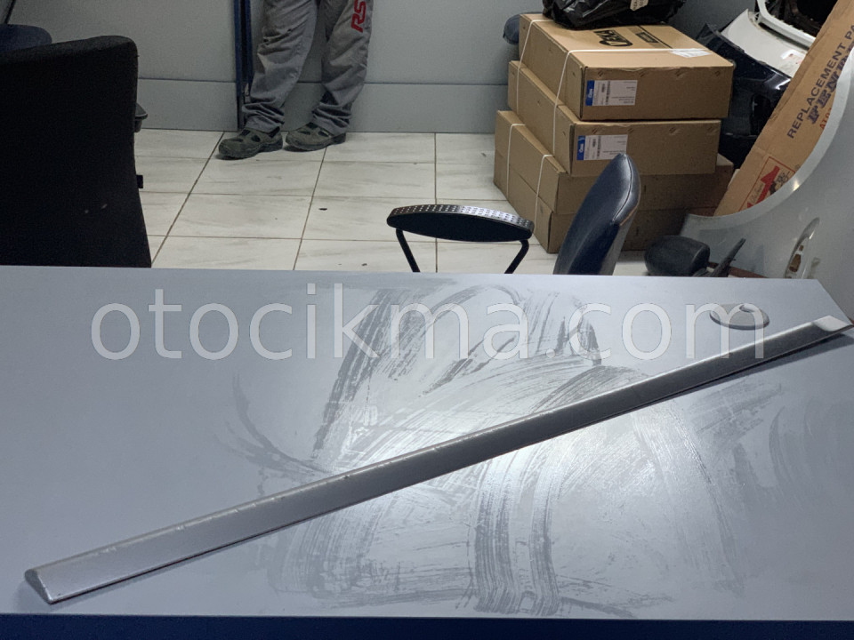 Era Sağ Ön Kapı Çitası