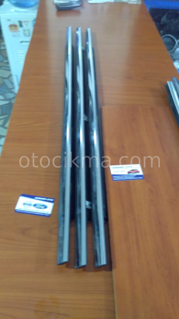 FORD KUGA DIŞ KAPI ÇITALARI ORJİNAL ÇIKMA YEDEK PARÇA