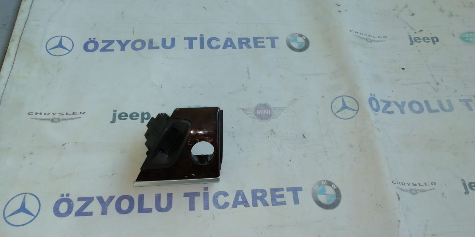 BMW e71 X6 kontak ve çerçevesi 26009160