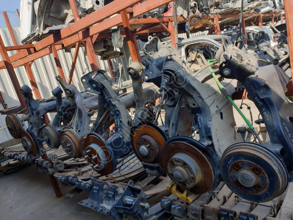 bmw e90 2010 arka travers/torsiyon (son fiyat)