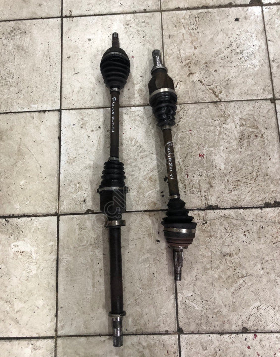 MEGANE 2 SAĞ/SOL AKS ORJİNAL ÇIKMA