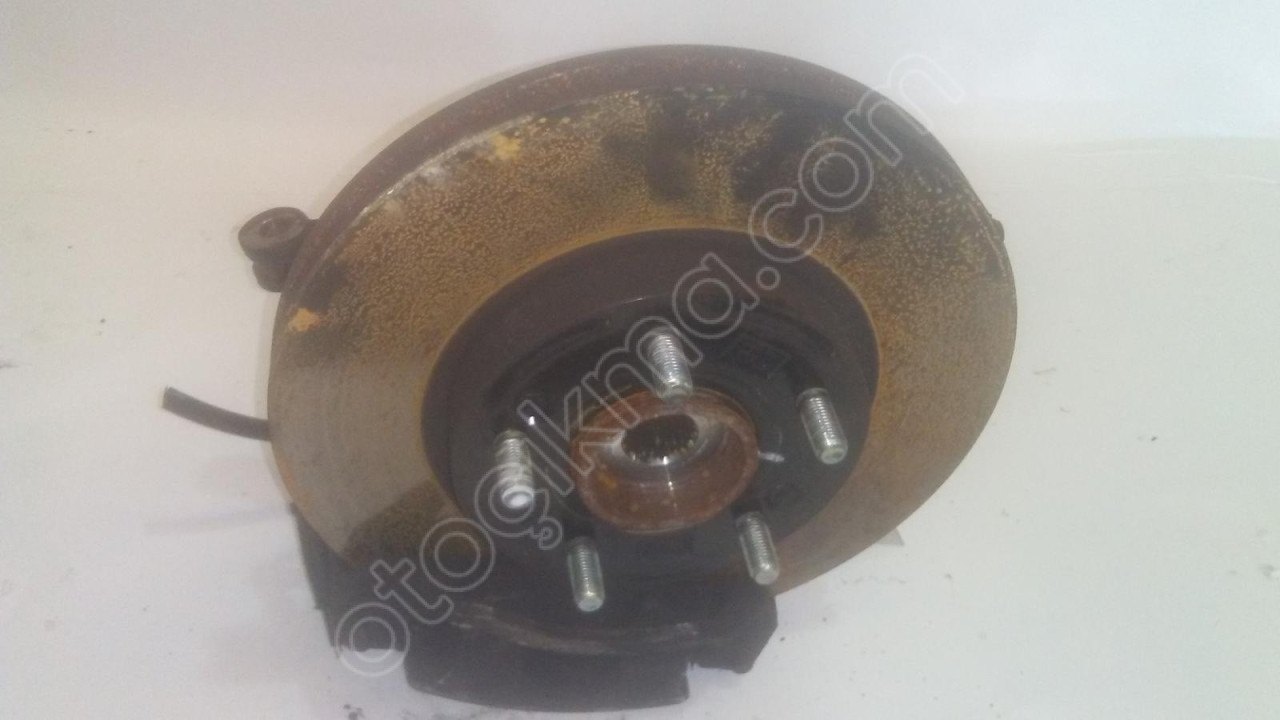 HYUNDAİ İ30 SAĞ ÖN TAŞİYİCİ