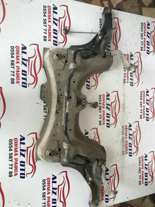 Renault Clio 4 motor traversi