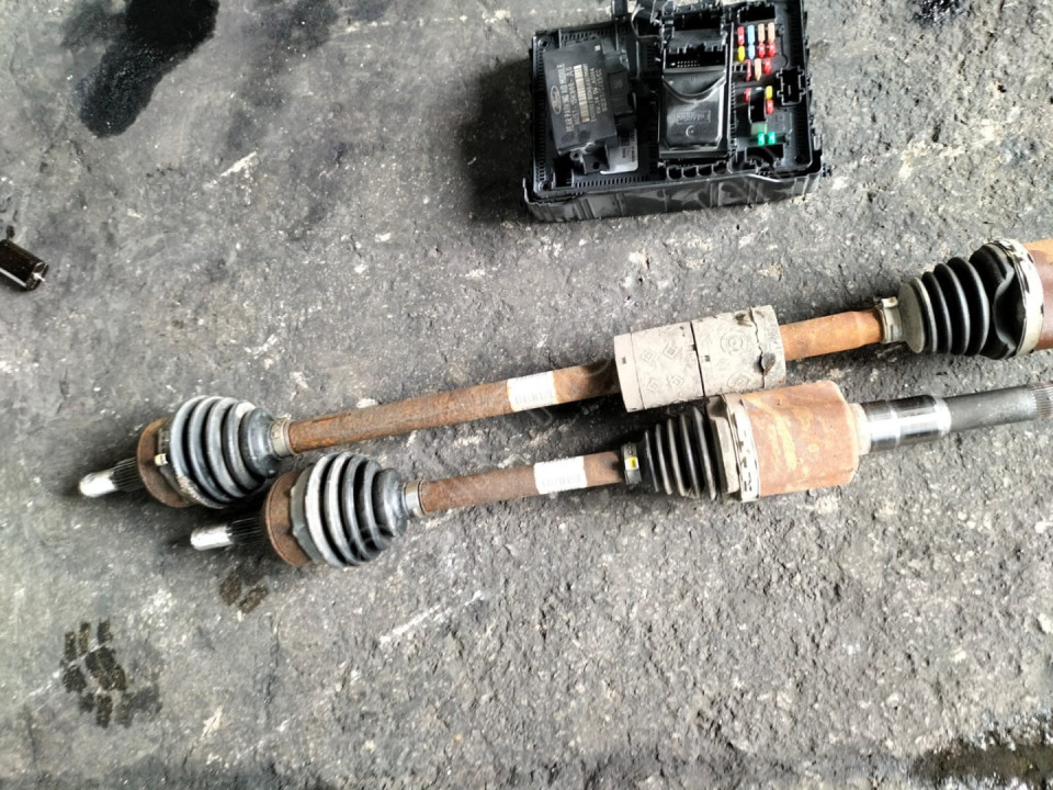 FORD FOCUS 4 SAĞ SOL AKS