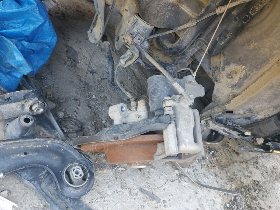 PASSAT B7 ÇIKMA ORJİNAL SAĞ ARKA TAŞIYICI