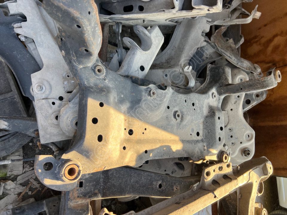 FORD FOCUS MOTOR ALT TRAVERSİ 2011-17 ÇIKMA PARÇA