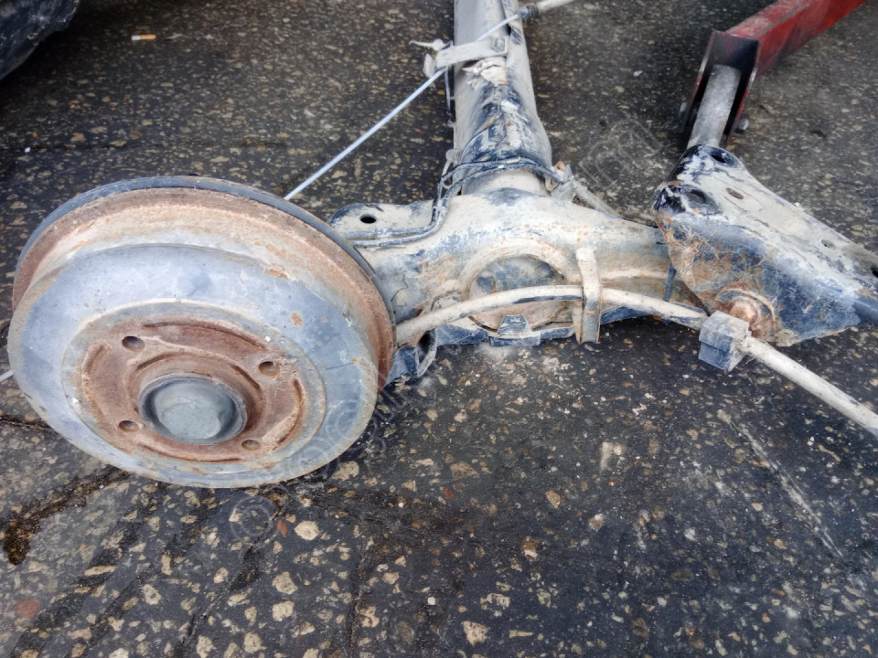 Peugeot 301 çıkma arka dingil