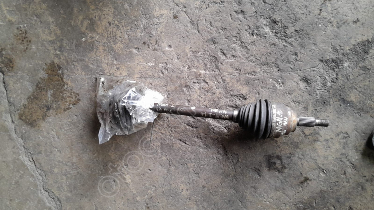 Megane 1   1.6 16v sol akis çıkma