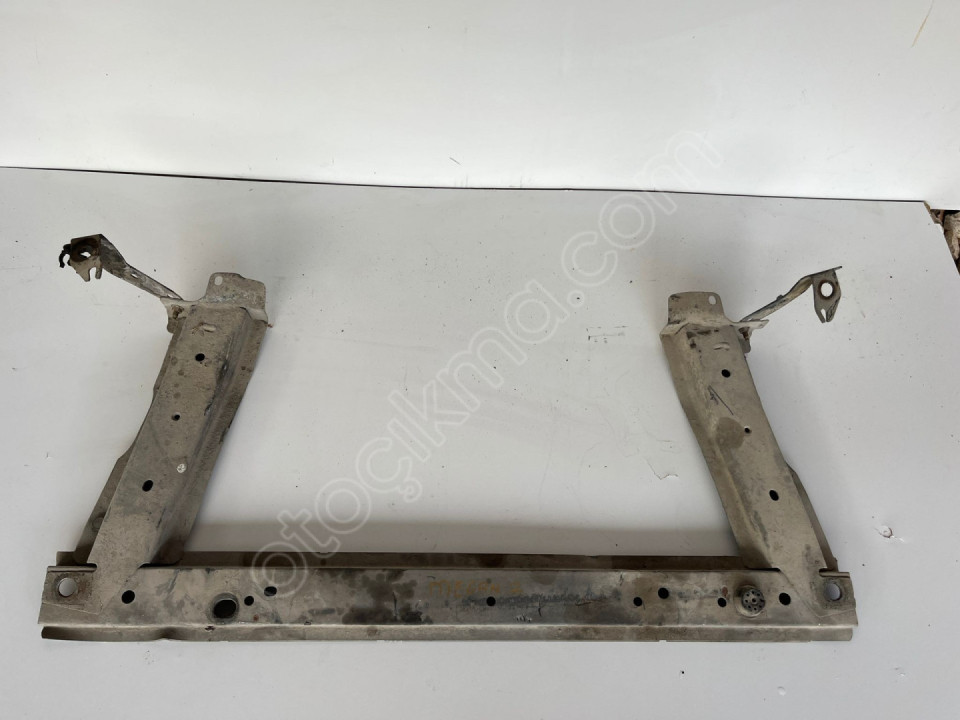 RENAULT MEGANE 2 RADYATÖR TRAVERSİ MONTECAR