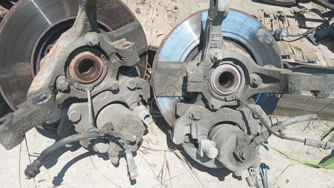 OPEL ASTRA H COUPE SAĞ ÖN TAŞIYICI CIKMA CEP: 0541 570 02 94