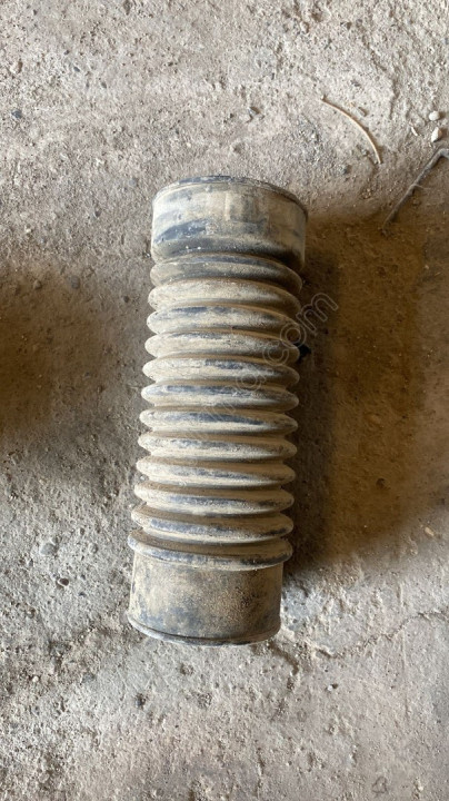 toyota carina arka amortisör toz körüğü