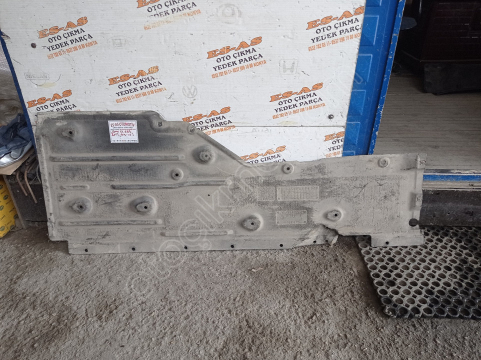 BMW X1 E84 Çıkma Motor Alt Muhafaza 2012