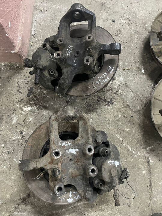 Volkswagen LT35 LT46 Ön sağ sol Taşıyıcı Orjinal  2D0407303