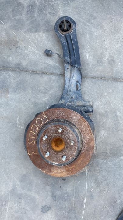 ford focus 3 2016 orjinal sağ-sol arka taşıyıcı/porya (adet