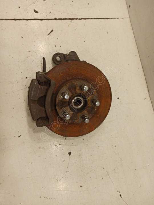 NİSSAN PREMİRA SAĞ ÖN TAŞIYICI