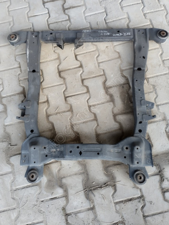 Opel Astra j kasa motor traversi 2009 2016 arası