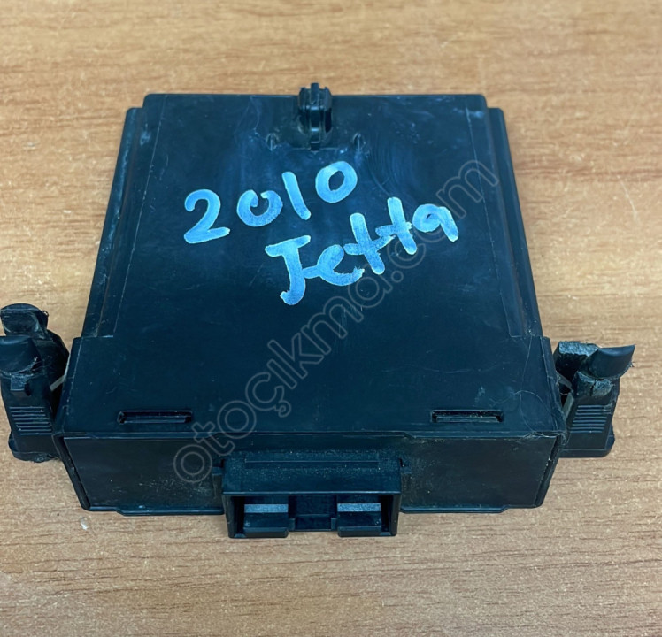 1K0 907 530 A  2010 VW JETTA 1.6 BSE GATEWAY