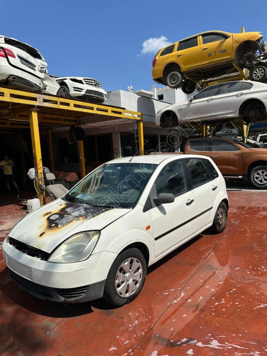 2006 FIESTA ÖN CAM ÜNALLAR OTO YEDEK PARÇA’’DA