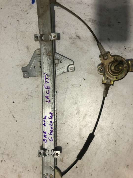 Chevrolet Lacetti HB Sağ Arka Kapı Cam Krikosu
