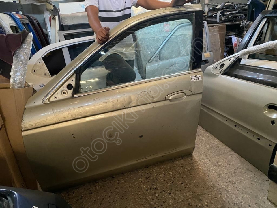 JAGUAR S-TYPE SOL ÖN KAPI CAM KRİKOSU ORJİNAL ÇIKMA