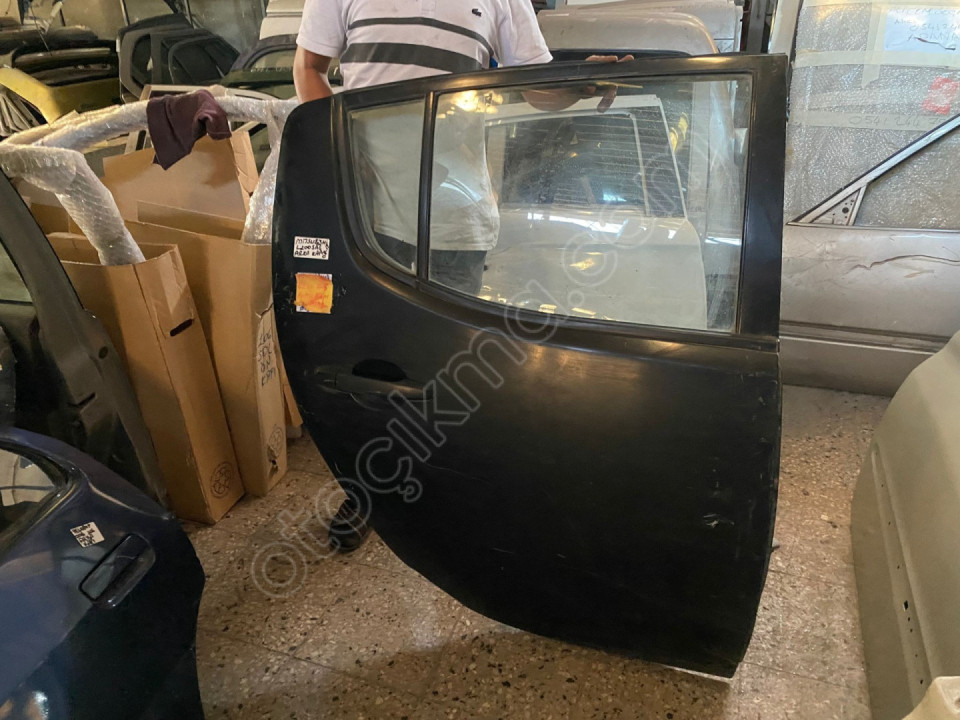 MİTSUBİSHİ L200 SAĞ ARKA KAPI KELEBEK CAMI 2008-2015 MODEL