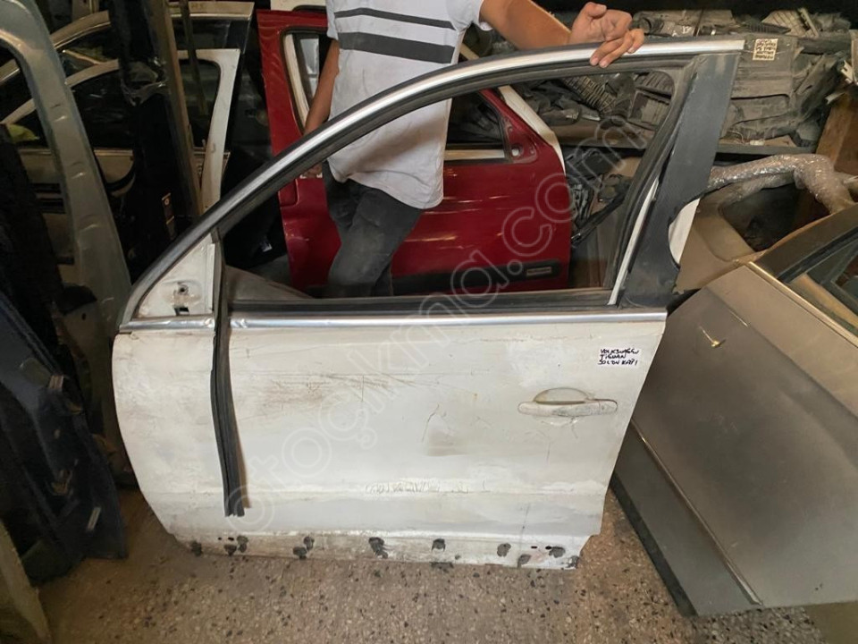 VOLKSWAGEN TİGUAN SOL ÖN KAPI CAM KRİKOSU 2005-2013 MODEL