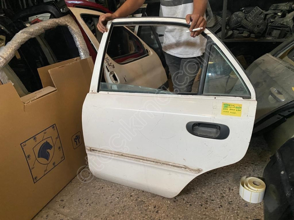MİTSUBİSHİ CARİSMA SOL ARKA KAPI CAMI ORJİNAL 1999 MODEL