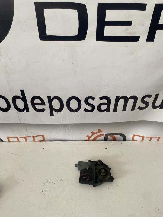 Renault Fluence Sağ Ön Cam Motoru Hatasız Orjinal Çıkma