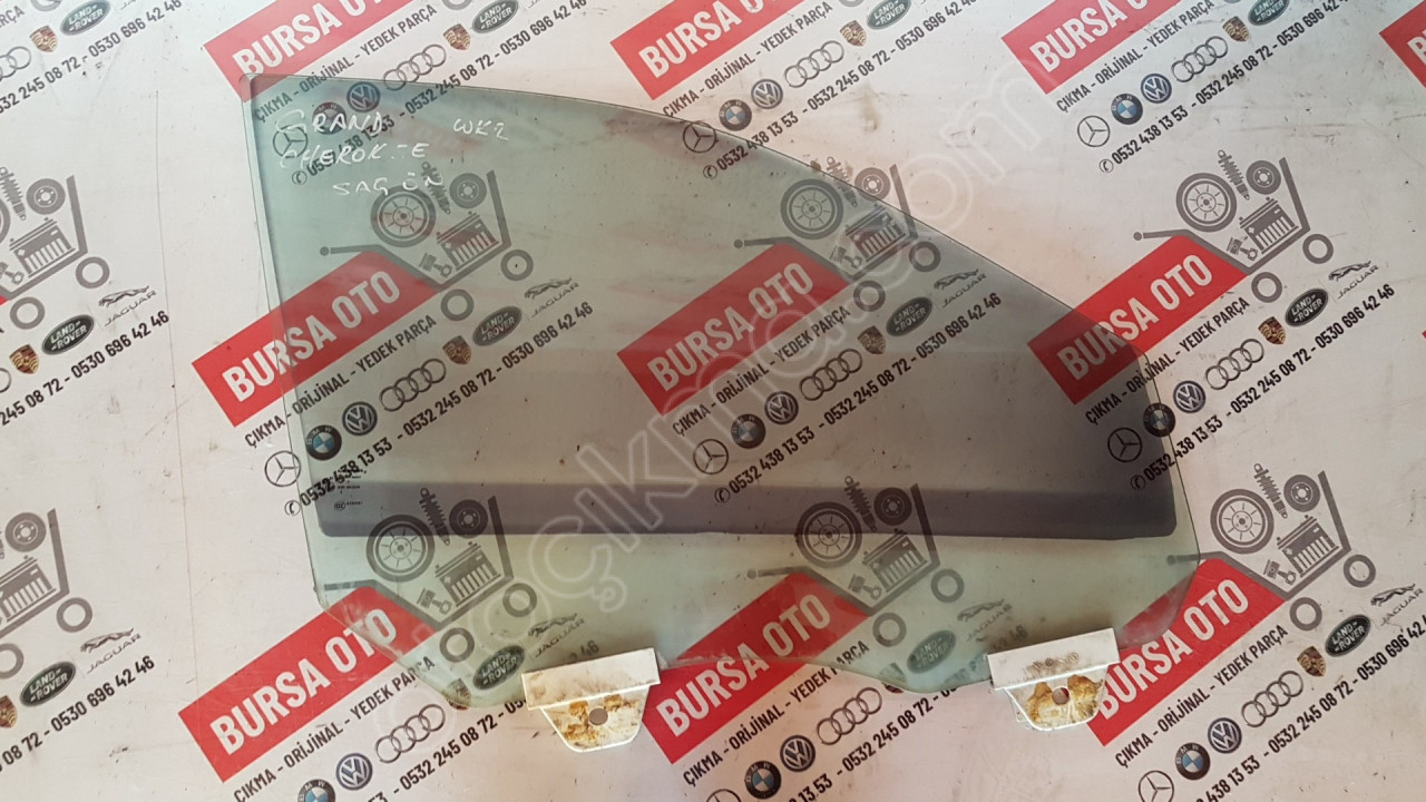 JEEP GRAND CHEROKEE WK2 SAĞ ÖN KAPI CAMI ORJINAL SÖKME