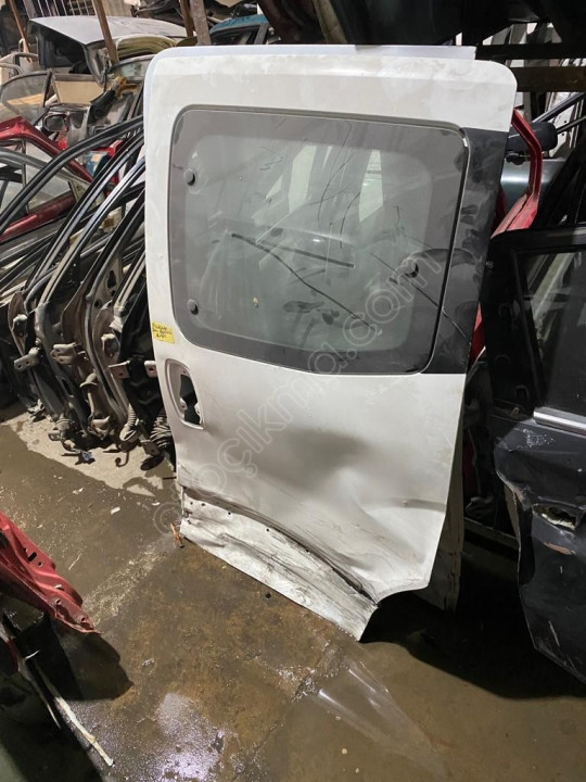 FİAT FİORİNO SOL SÜRGÜLÜ KAPI CAMI ORJİNAL ÇIKMA