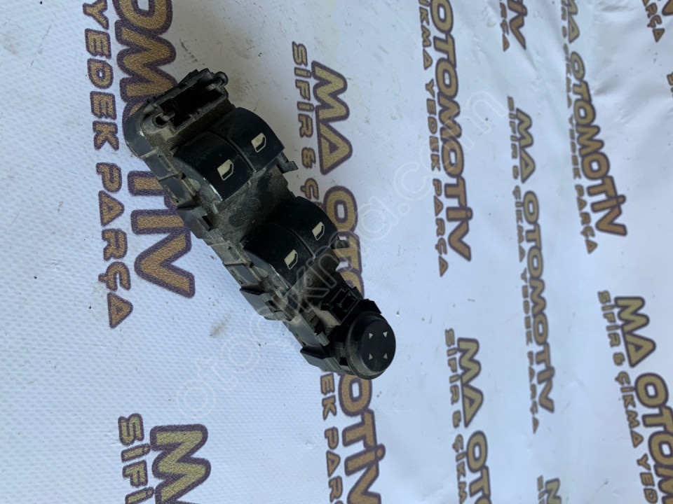 PEUGEOT 307 SOL ÖN CAM DÜĞMESİ