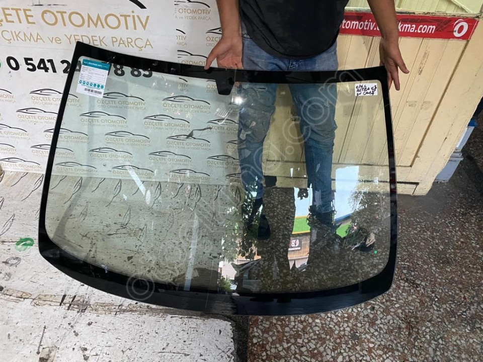 OPEL ASTRA G ÖN CAM SIFIR YAN SANAYİ ÜRÜN ORTADAN ÇATLAĞI
