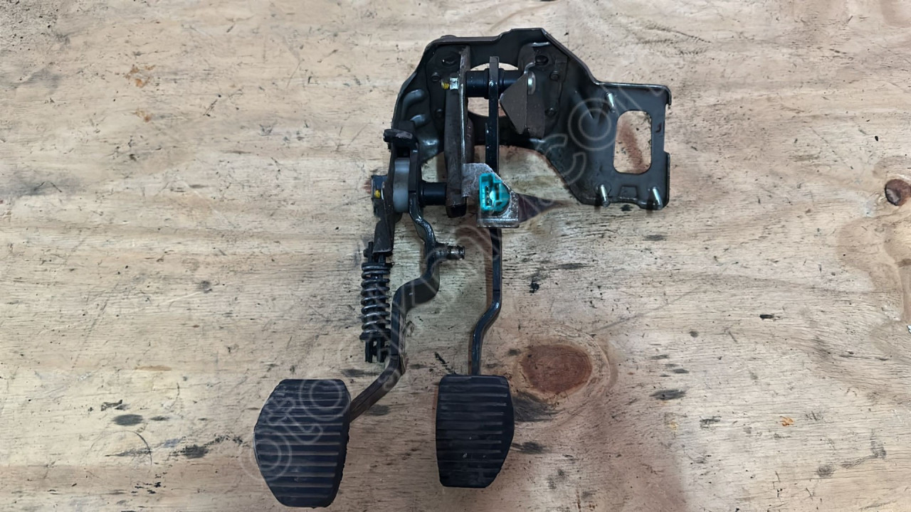 2010 PEUGEOT PARTNER TEPE 1.6 HDİ FREN VE DEBRİYAJ SETİ