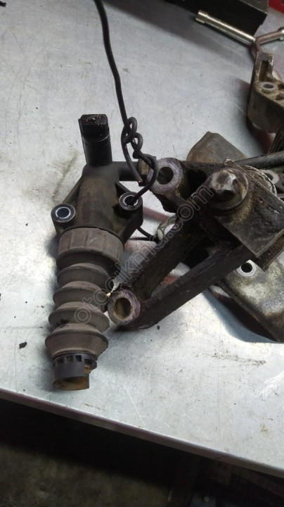 Punto panda 1.2 1.4 debriyaj alt merkezi çıkma