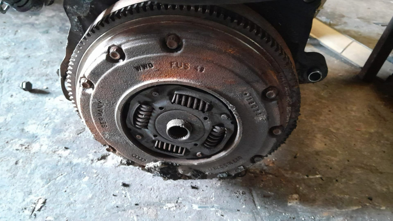 volkswagen 1.6 bcb baskı balata volant çıkma