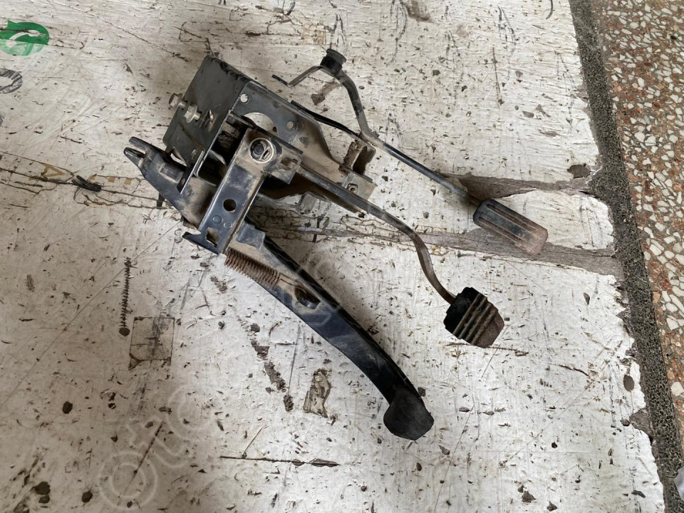 VOLKSWAGEN TRANSPORTER T4 DEBRİYAJ PEDALI 1998-2004 MODEL