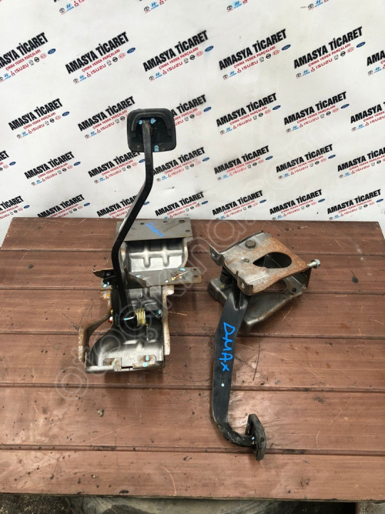 Isuzu dmax debriyaj çatalı