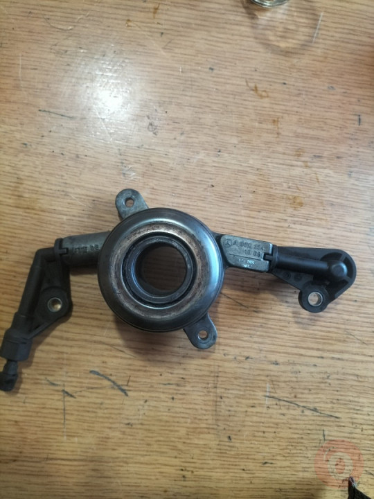 Çıkma Mercedes Benz debriyaj rulmanı A0002541608