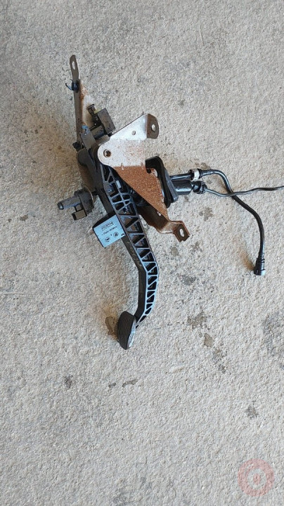 FORD FOCUS 2 / VOLVO KOMPLE DEBRİYAJ ÜST MERKEZ VE PEDALI