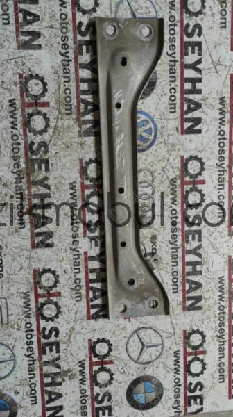 Passat b8 alt egzoz koruma demiri