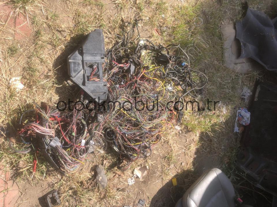 ÇIKMA MERCEDES 210 220 D ELEKTRİK TESİSATI