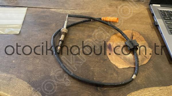 Eksoz Sıcaklık Sensörü 03L906088CC 03L906088M Golf