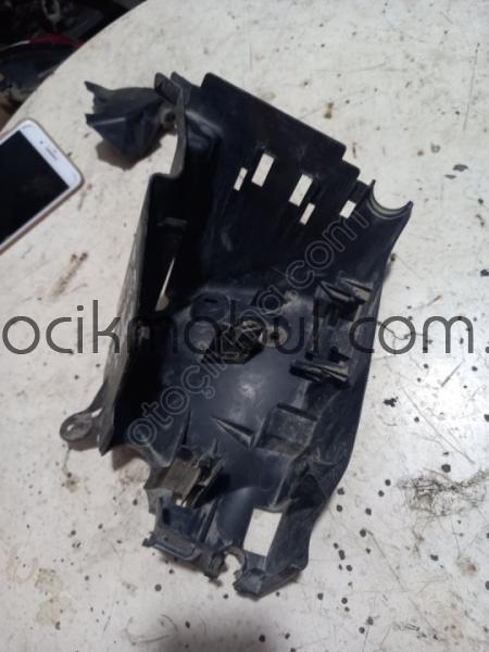 Renault Kangoo sigorta kutusu alt kapağı