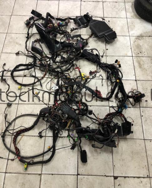 AUDİ A6  3.0 ARAÇ İÇ TESİSAT ORJİNAL ÇIKMA