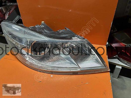 SKODA OCTAVİA SAĞ FAR ORJİNAL ÇIKMA