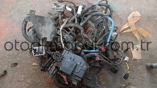 hyundai i20 1.2 otomatik motor içi tesisatı sigorta kutusu